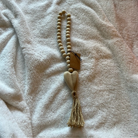 Creative Co-Op wood beads garland with tassel - Picture 3 of 6